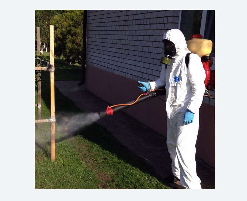 травля клещей на участке в Русско-Высоцком